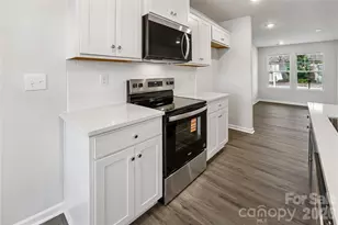 532 Bond St, Statesville, NC 28677 - Photo 12