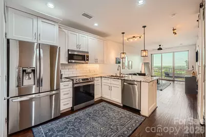 333 W Trade Street W #2002, Charlotte, NC 28202 - Photo 10