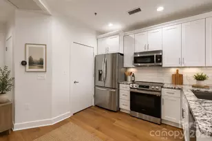 333 W Trade Street W, Charlotte, NC 28202 - Photo 4