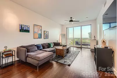 333 W Trade Street W #2002, Charlotte, NC 28202 - Photo 2