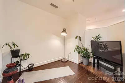 333 W Trade Street W #2002, Charlotte, NC 28202 - Photo 4