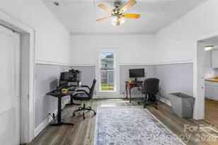 137 12th St NW, Hickory, NC 28601 - Photo 16