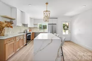 911 E Woodlawn Rd, Charlotte, NC 28209 - Photo 4