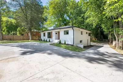 911 E Woodlawn Road, Charlotte, NC 28209 - Photo 2