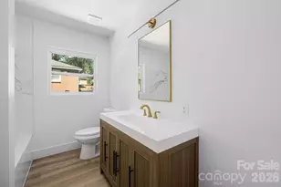 911 E Woodlawn Rd, Charlotte, NC 28209 - Photo 24