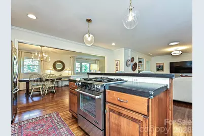 3131 Pinehurst Place, Charlotte, NC 28209 - Photo 10