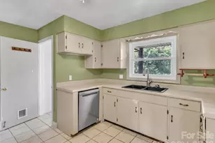 17 Hickory View Ln, Canton, NC 28716 - Photo 10