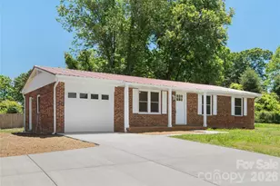 287 Duncan Rd, Flat Rock, NC 28731 - Photo 2