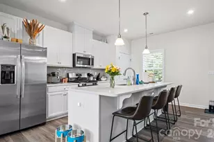 2607 Grantham Place Dr, Fort Mill, SC 29715 - Photo 8