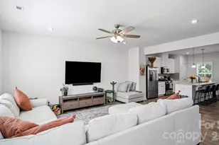 2607 Grantham Place Dr, Fort Mill, SC 29715 - Photo 6