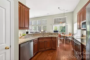1918 Weighmont Ct, Charlotte, NC 28227 - Photo 6
