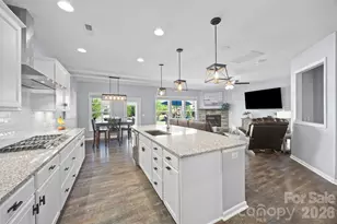 8605 McCullough Club Dr, Fort Mill, SC 29715 - Photo 10