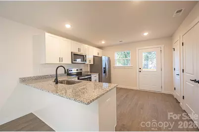 1036 12th Street NE, Hickory, NC 28601 - Photo 8