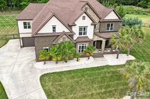125 Leeward Shoals Ln, Mooresville, NC 28117 - Photo 2