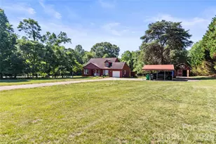 7101 Rock Island Rd, Charlotte, NC 28278 - Photo 2
