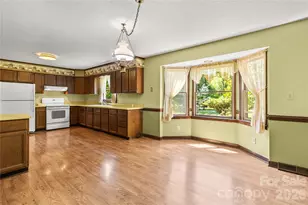 7101 Rock Island Rd, Charlotte, NC 28278 - Photo 4