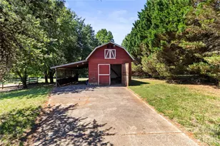 7101 Rock Island Rd, Charlotte, NC 28278 - Photo 12