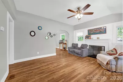 723 F Avenue SE, Hickory, NC 28602 - Photo 4