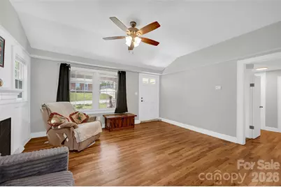 723 F Avenue SE, Hickory, NC 28602 - Photo 6