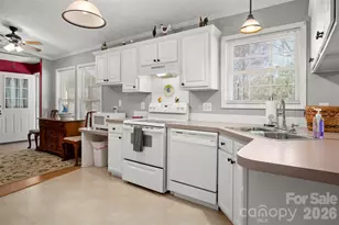 2504 Cottage Ln, Liberty Hill, SC 29074 - Photo 10