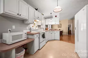 2504 Cottage Ln, Liberty Hill, SC 29074 - Photo 8