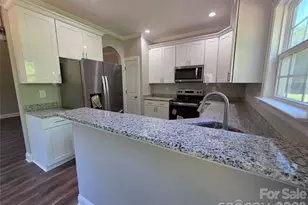 125 Kiser St, Bessemer City, NC 28016 - Photo 8
