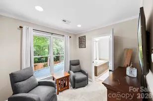 10112 Windtree Ln, Charlotte, NC 28215 - Photo 26