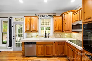 10112 Windtree Ln, Charlotte, NC 28215 - Photo 14