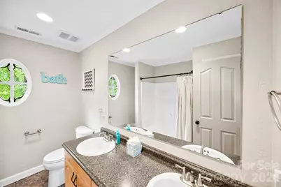 10112 Windtree Lane, Charlotte, NC 28215 - Photo 32