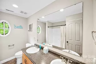 10112 Windtree Ln, Charlotte, NC 28215 - Photo 32