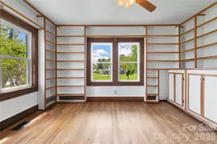 587 Old Hendersonville Hwy, Brevard, NC 28712 - Photo 14