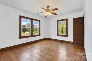 587 Old Hendersonville Hwy, Brevard, NC 28712 - Photo 18