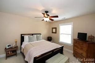 821 E 37th St, Charlotte, NC 28205 - Photo 12