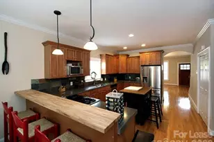 821 E 37th St, Charlotte, NC 28205 - Photo 8