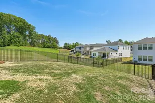 11912 Red Leaf Dr, Charlotte, NC 28215 - Photo 34