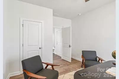 11912 Red Leaf Drive, Charlotte, NC 28215 - Photo 16