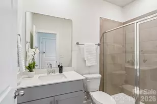 11912 Red Leaf Dr, Charlotte, NC 28215 - Photo 18