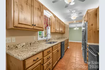 156 Deer Run, Hendersonville, NC 28739 - Photo 10
