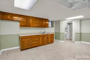 156 Deer Run, Hendersonville, NC 28739 - Photo 30