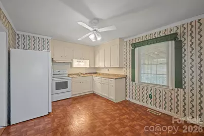 1329 Landsdowne Drive, Conover, NC 28613 - Photo 14