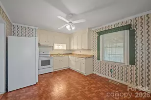 1329 Landsdowne Dr, Conover, NC 28613 - Photo 14