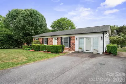1329 Landsdowne Drive, Conover, NC 28613 - Photo 2