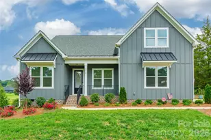 310 Triple Ponds Ct, Clover, SC 29710 - Photo 2