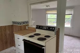 162 Phillips Ln, Spruce Pine, NC 28777 - Photo 6