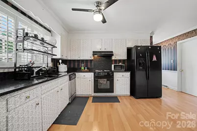 6300 Idlebrook Drive, Charlotte, NC 28212 - Photo 8