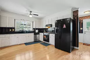 6300 Idlebrook Dr, Charlotte, NC 28212 - Photo 10