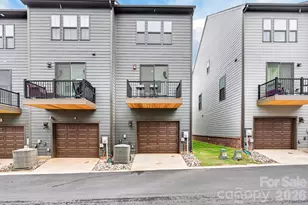 6019 Fonsac Ln, Charlotte, NC 28217 - Photo 2