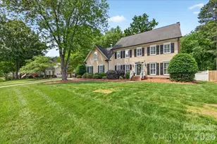 10216 Hollybrook Dr, Charlotte, NC 28277 - Photo 2