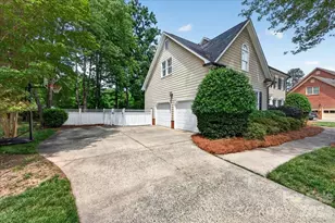 10216 Hollybrook Dr, Charlotte, NC 28277 - Photo 48