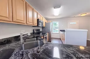 9606 Jack Russell Ct, Charlotte, NC 28269 - Photo 2